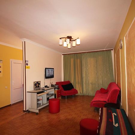Center Hostel And Tours เยเรวาน ภายนอก รูปภาพ