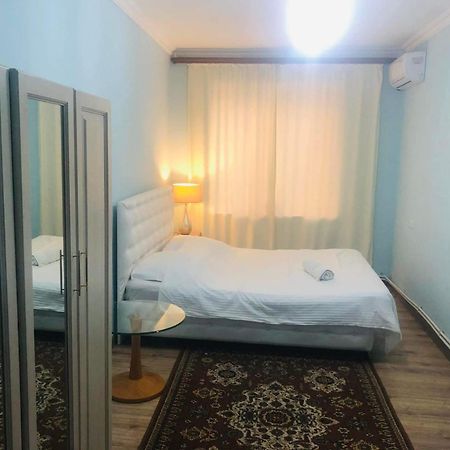 Center Hostel And Tours เยเรวาน ภายนอก รูปภาพ